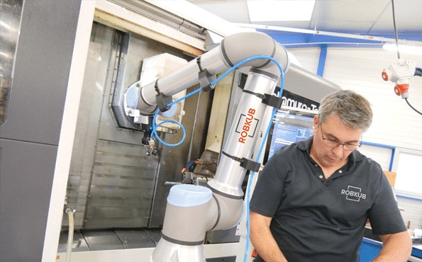 Mise en route d'un cobot ROBKUB sur un centre d'usinage